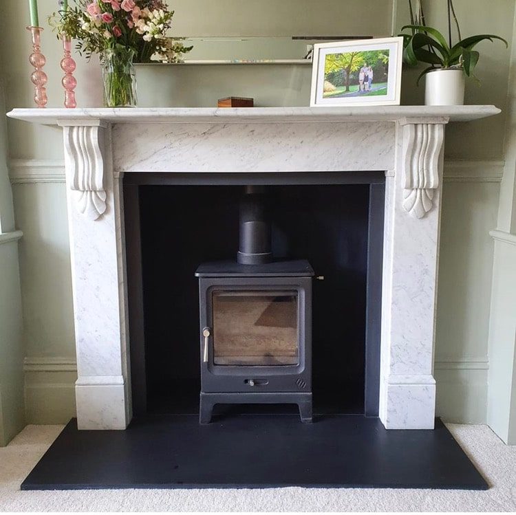 F2 Vue Portrait with Victorian Corbel Mantelpiece